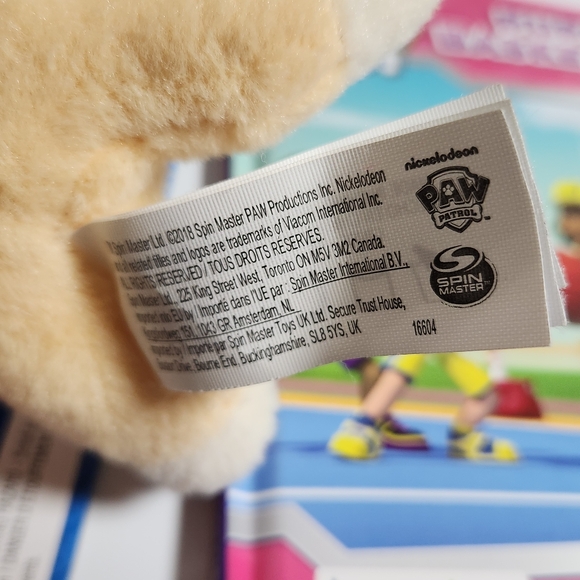 Paw Patrol Skye Plush, Book and Puzzle - Picture 8 of 15